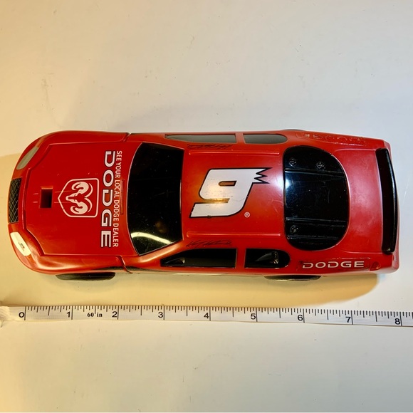 Kasey Kahne Pull & Go Pez Candy Dispenser #9 Dodge Charger Racing Car NASCAR - Picture 11 of 11